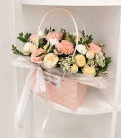 пастельная цветочная композиция в переноске К17 Брест