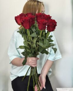 красная роза 60 см