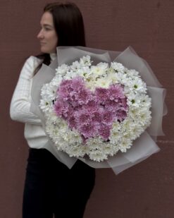 19 хризантем в виде сердца