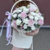 Цветочная композиция в корзине с розами и хризантемами в Бресте