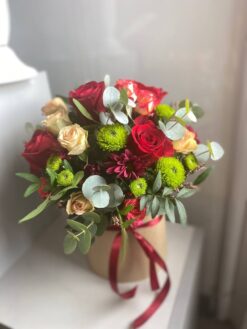 цветы в шляпной коробке