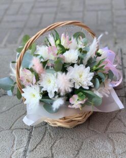 самая нежная корзина цветов
