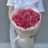 Букет из 7 французских роз в розовой упаковке
