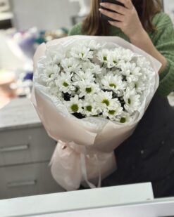 Букет из ромашковой хризантемы Брест
