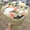 Нежный букет из хризантем и гвоздик Б220 с доставкой цветов в Бресте