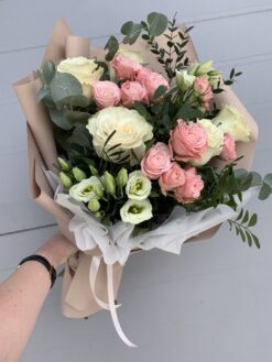 бело розовый букет