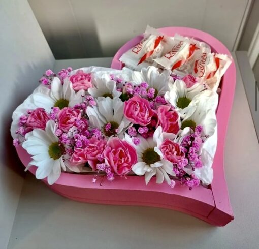 коробка сердце с цветами