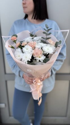 бело кремовый букет