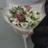 Воздушный букет из белой и розовой альстромерии в Бресте