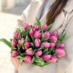 Букет розовых тюльпанов поштучно с доставкой в Бресте свежие весенние цветы